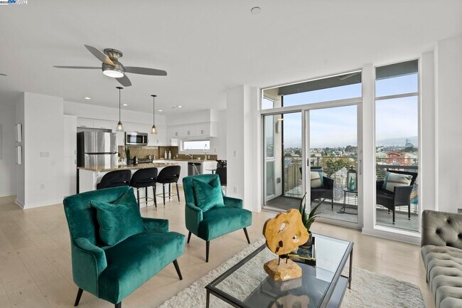 Foto del edificio - 630 Thomas L Berkley Way