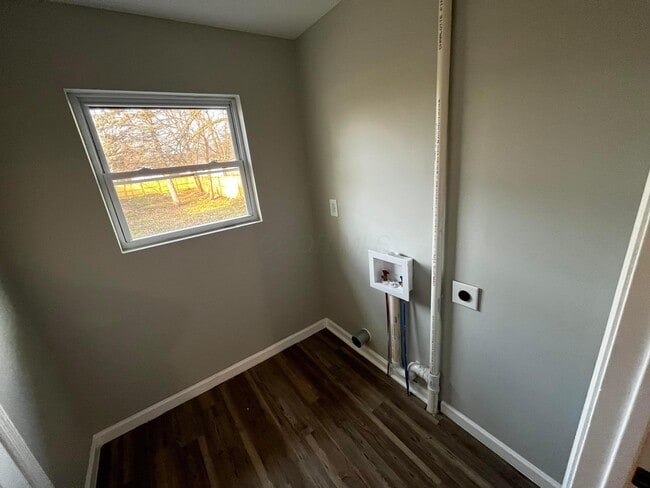 Foto del edificio - 385 S Burgess Ave