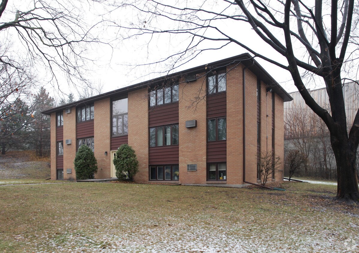 Foto del edificio - 2301 Unity Ave N