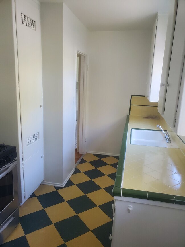 Foto del edificio - 1124 N Vista St