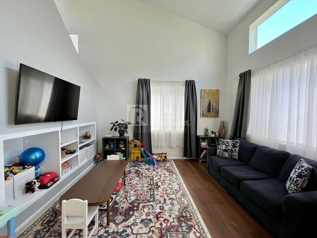 Foto del edificio - 2392 E 127th Dr