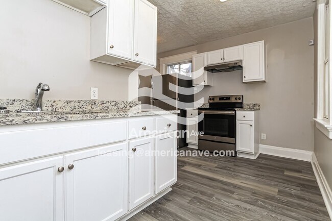 Foto del edificio - 635 Watkins St