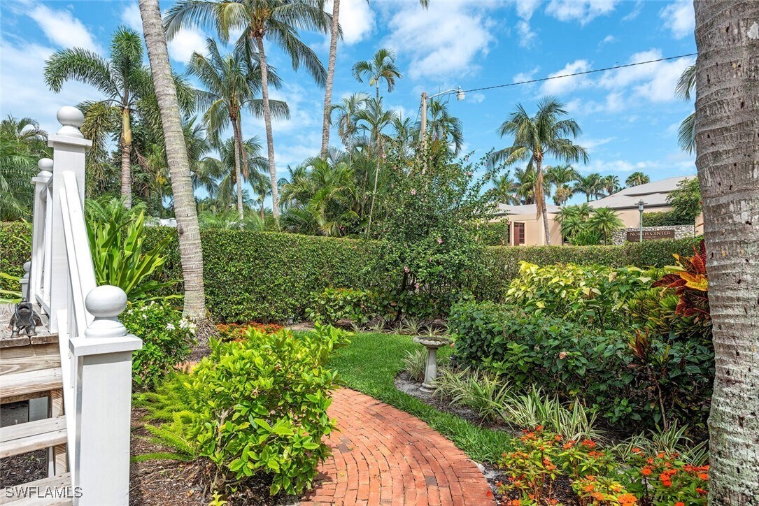 Primary Photo - 756 8th Ave S