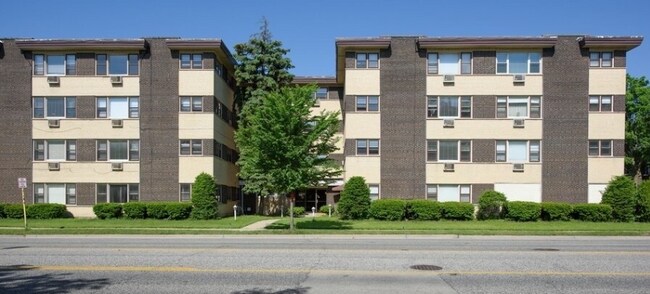 Building Photo - 8644 Skokie Blvd