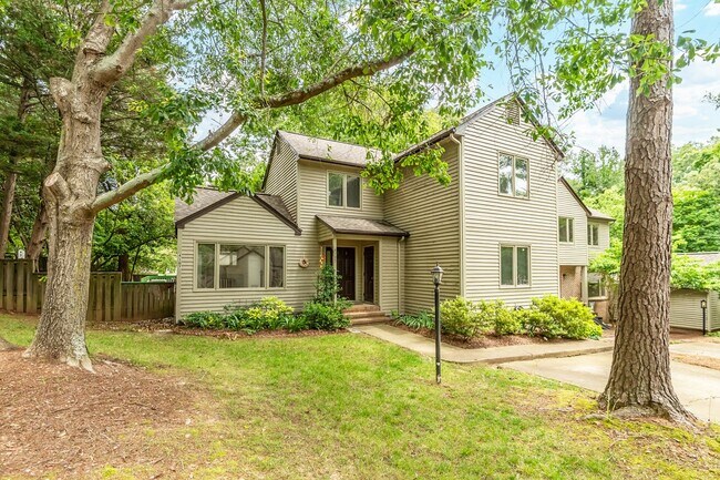Building Photo - End unit Townhome in Five Oaks: Available ...