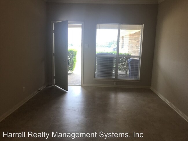 Building Photo - 2 br, 2 bath Apartment - 1511 Breezy Dr.