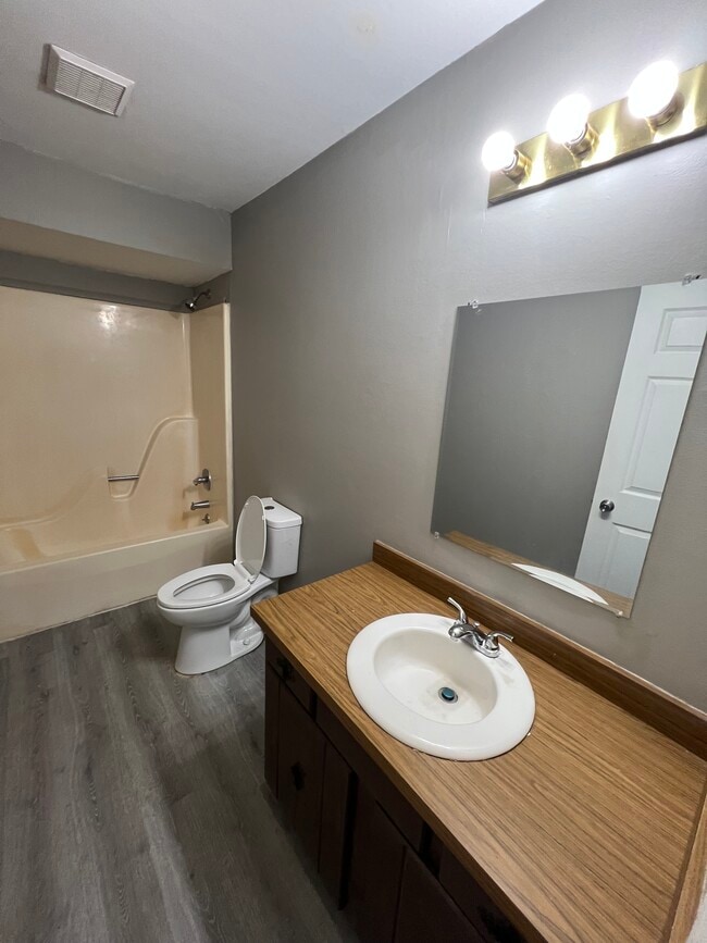 Building Photo - 6299 Teletha Ln