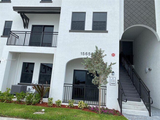 Foto del edificio - 15650 SW 136th St