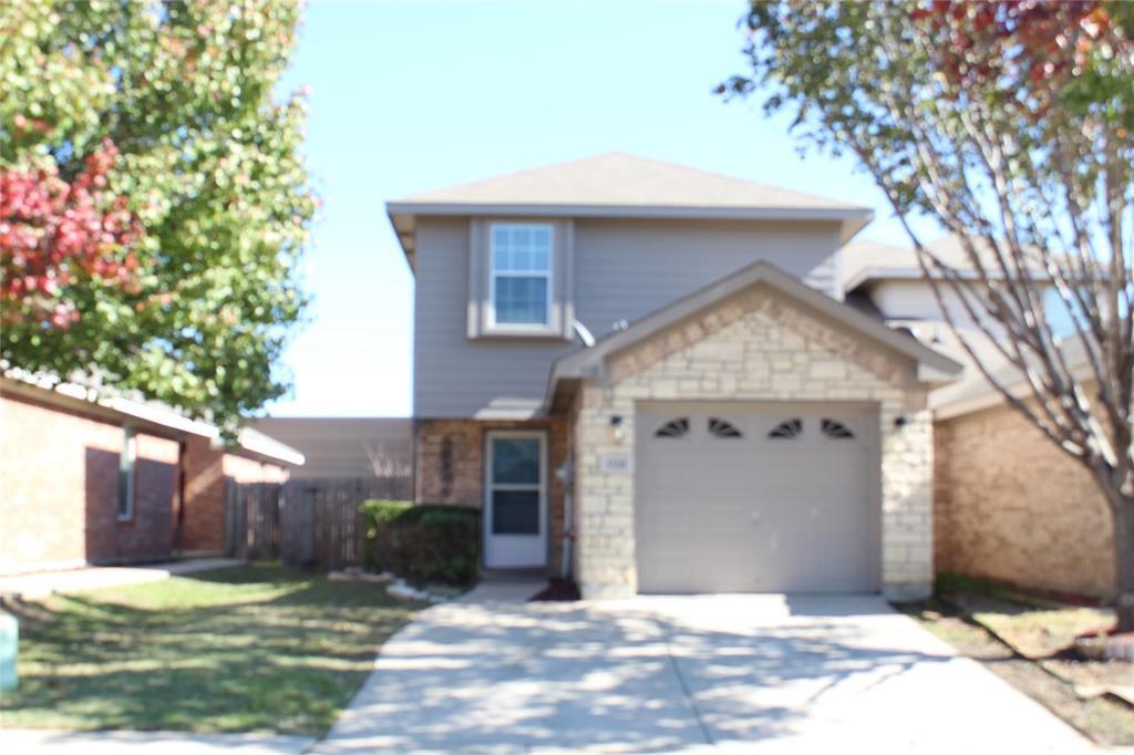 928 Walnut St, Burleson, TX 76028 Townhome Rentals in Burleson TX