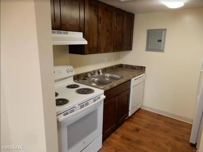 Building Photo - 3337 S Monaco Pkwy