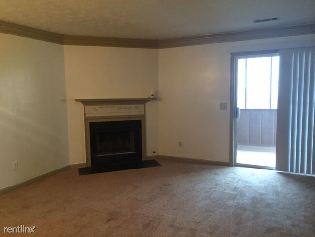 Building Photo - 2 br, 2.5 bath Townhome - 2047 Charter Ln