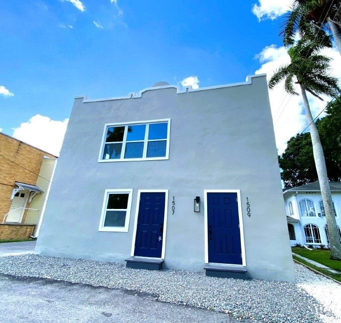 Primary Photo - The Riverwalk Apartments