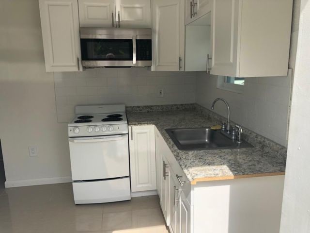 Primary Photo - 335 NW 46th St