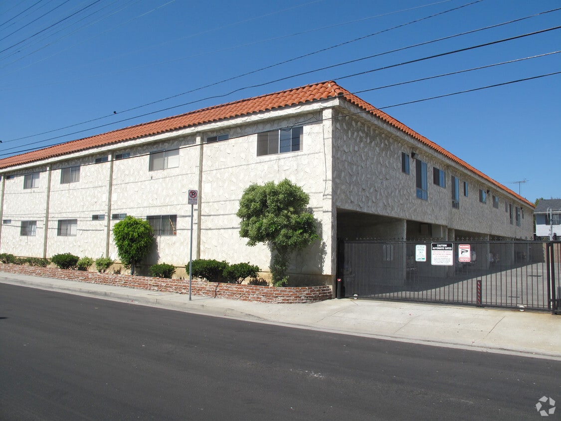 Primary Photo - Corona Del Sol Apartments