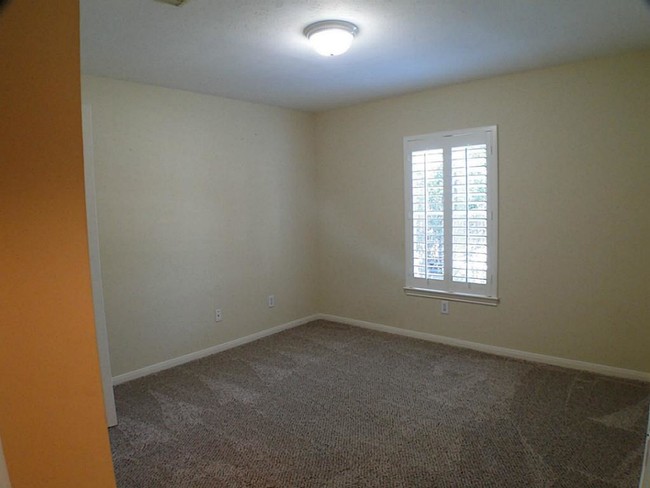 Foto del edificio - 1715 Hadley St
