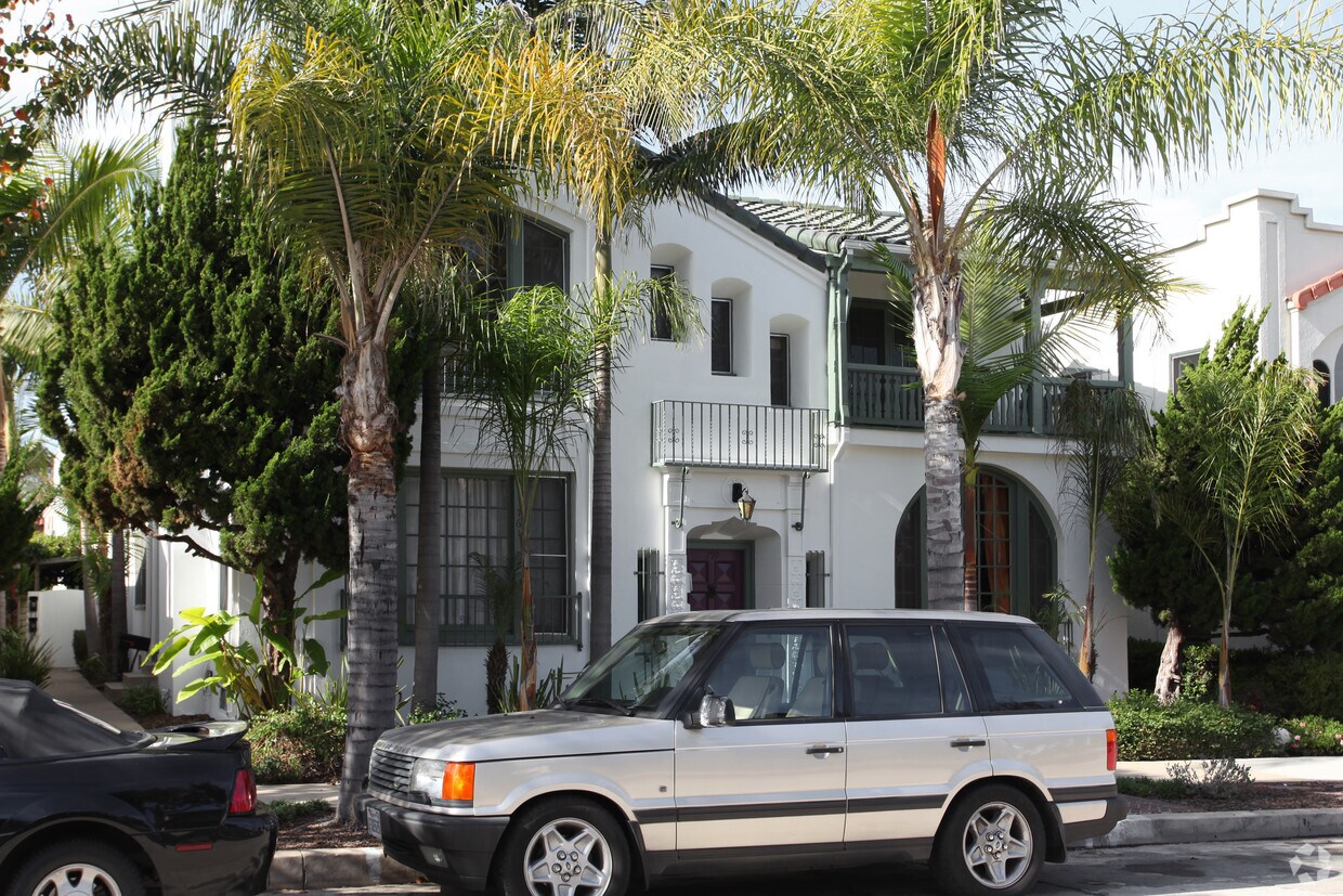 Building Photo - 757 Molino Ave
