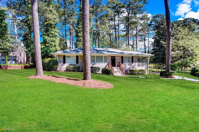 Building Photo - 2541 Headland Dr