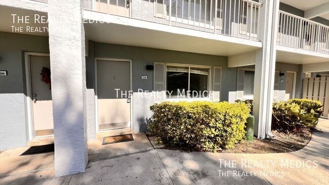 Foto del edificio - 126 Blue Pointe Way