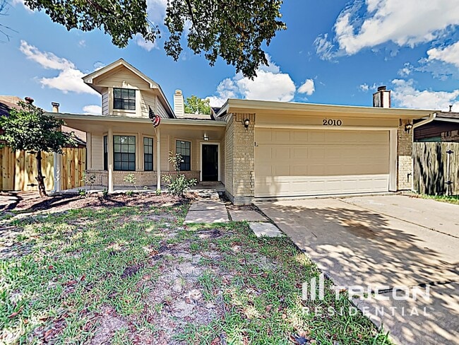 Building Photo - 2010 Woodland Hills Dr