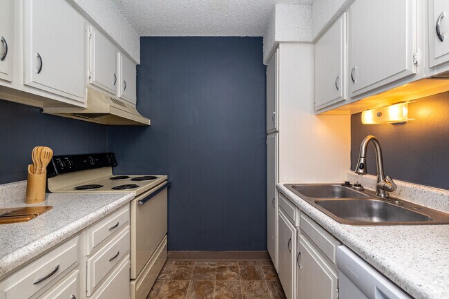 2 habitaciones, 1 baño, 900 pies cuadrados, cocina - Morgans Landing Apartments