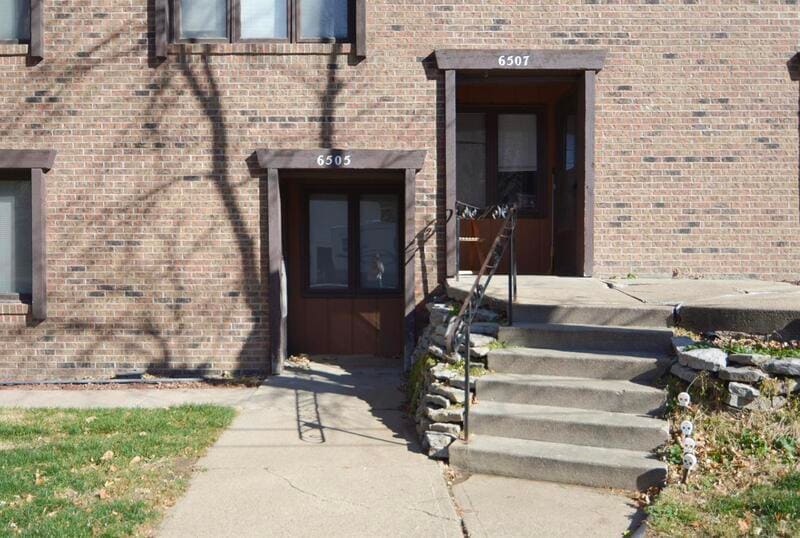 Primary Photo - 6505 S 46th St