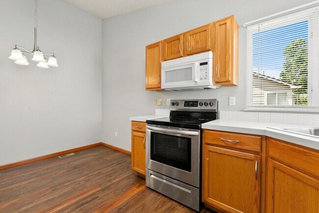 Building Photo - 1200 S Tyler Ave