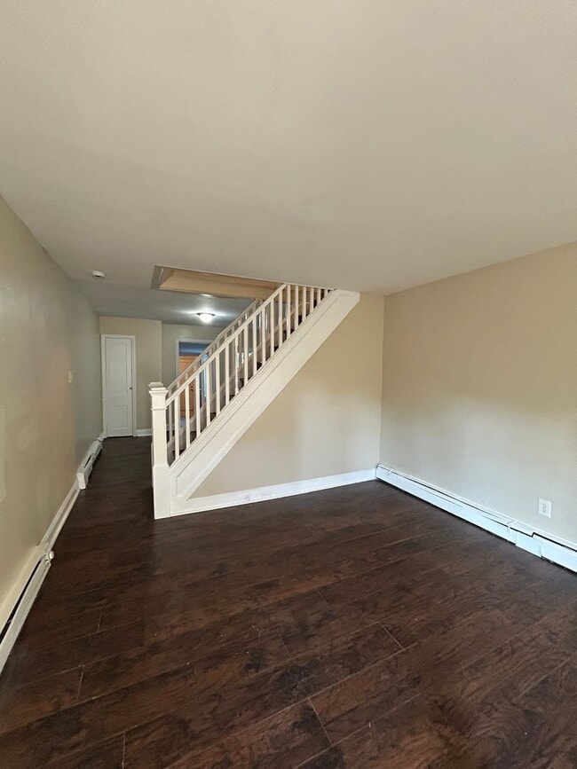 Photo - 102 E Federal St House