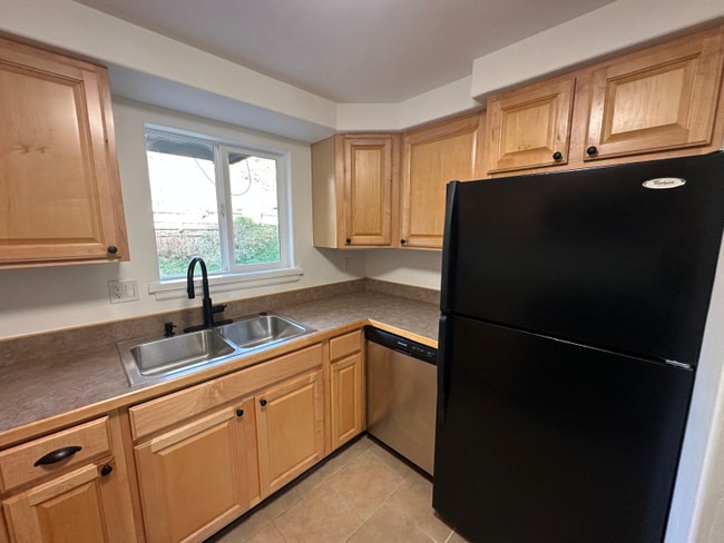 Foto del edificio - 331 Holland Hills Rd