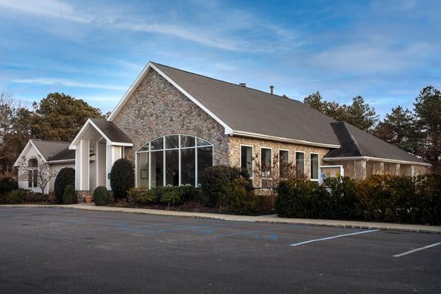 Foto del edificio - 1000 Saddle Rock Rd
