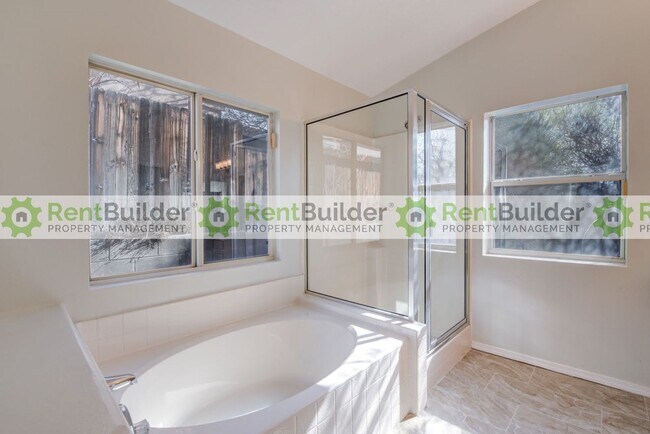 Foto del edificio - FALL SPECIAL: RENT THIS BEAUTIFUL HOME NOW!
