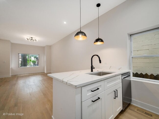 Photo - 2142 N Maplewood Ave House