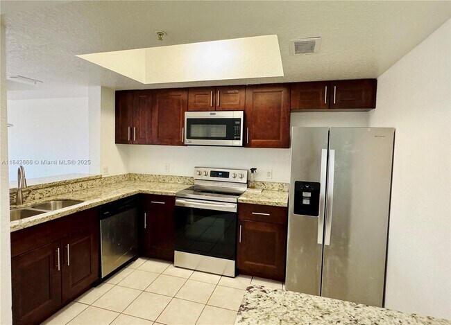 Building Photo - 771 SW 148th Ave