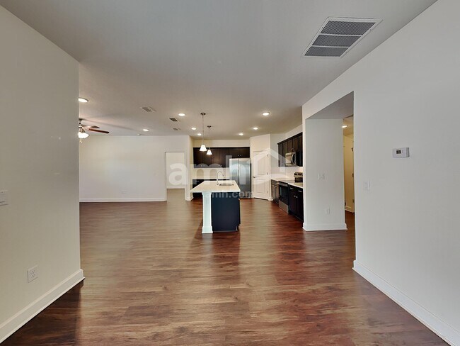 Foto del edificio - 10717 Coleman Rd