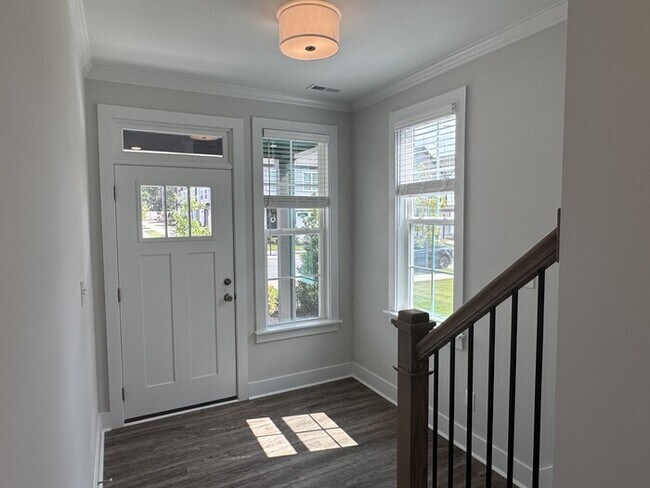 Foto del edificio - 3 Bed 2.5 Bath Brand New Townhome