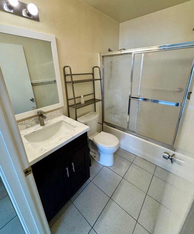 Foto del edificio - 1248 Mariposa St