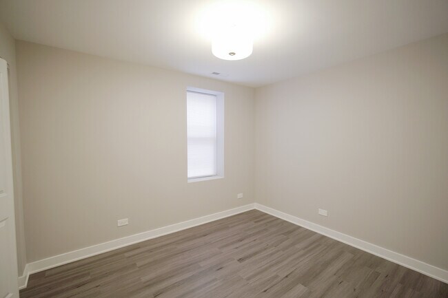Building Photo - 2253 S Whipple St