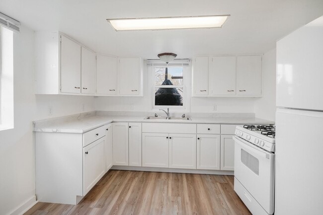 Building Photo - 1 Bed, 1 Bath Duplex in Urbana - AVAILABLE...
