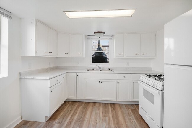 Foto del edificio - 1 Bed, 1 Bath Duplex in Urbana - AVAILABLE...