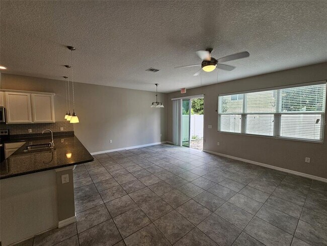 Building Photo - 5128 Crown Hvn Dr