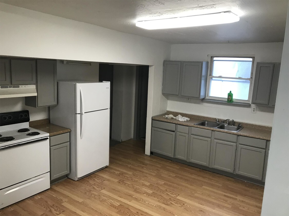 Primary Photo - 221 Harrison Ave