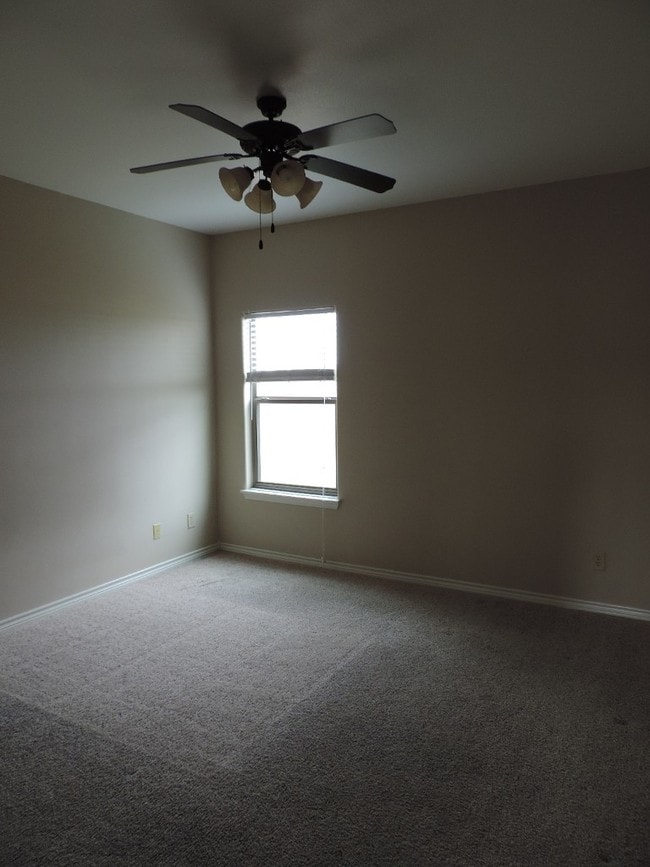 Foto del edificio - 9809 Sterling Loop