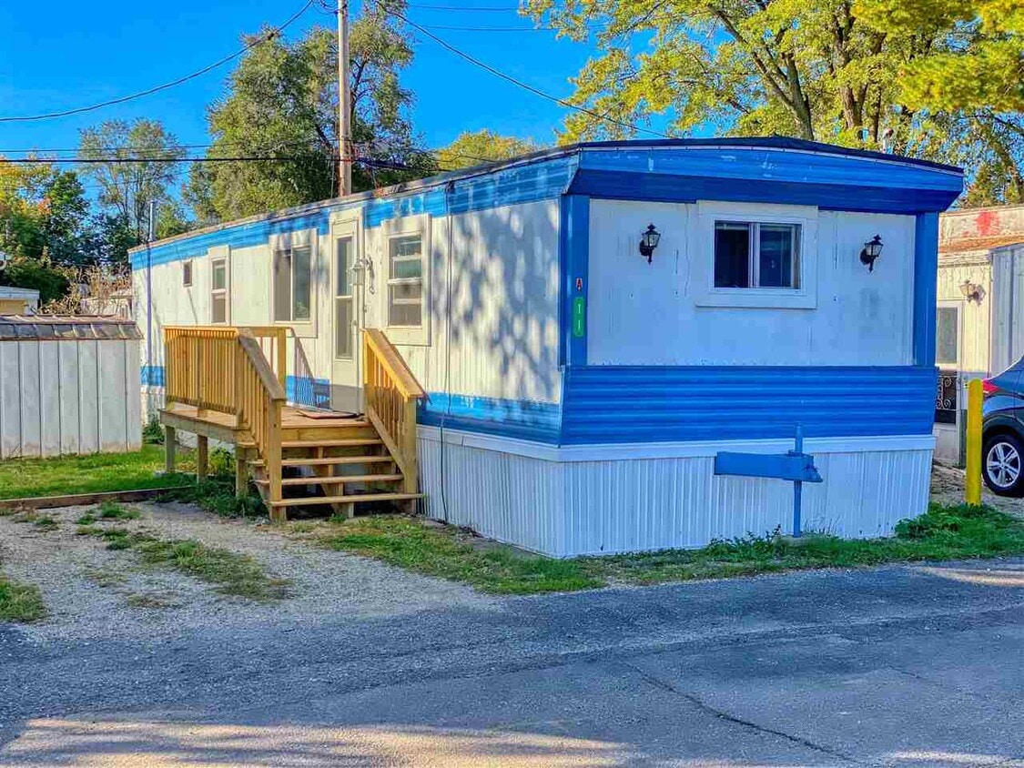 1105 Kellogg Ave, Janesville, WI 53546 House Rental in Janesville, WI