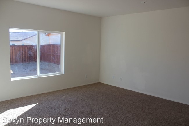 Building Photo - 14327 Sun Valley St