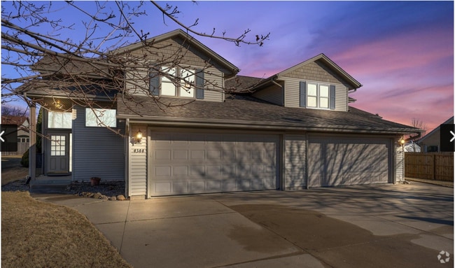 exterior view - 4344-4346 S 92nd St