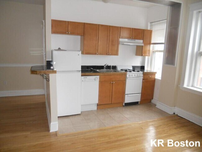 Foto principal - 115 Commonwealth Ave
