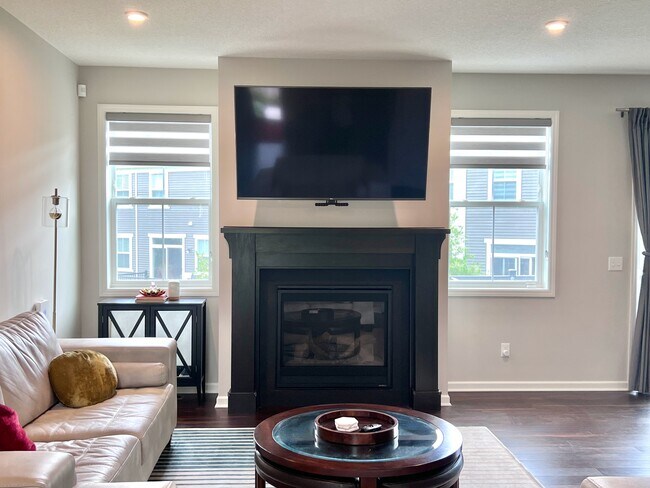 Foto del edificio - 8094 Evergreen Ln N