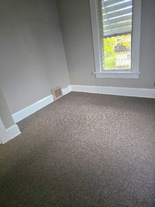 Foto del edificio - 2543 Mahoning Rd NE