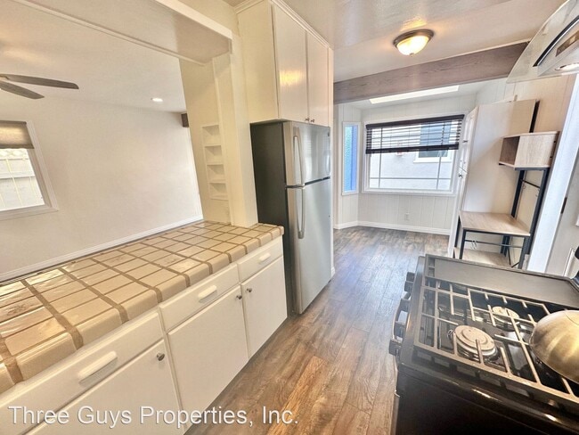 Building Photo - 2 br, 1 bath House - 4767 Bermuda Ave