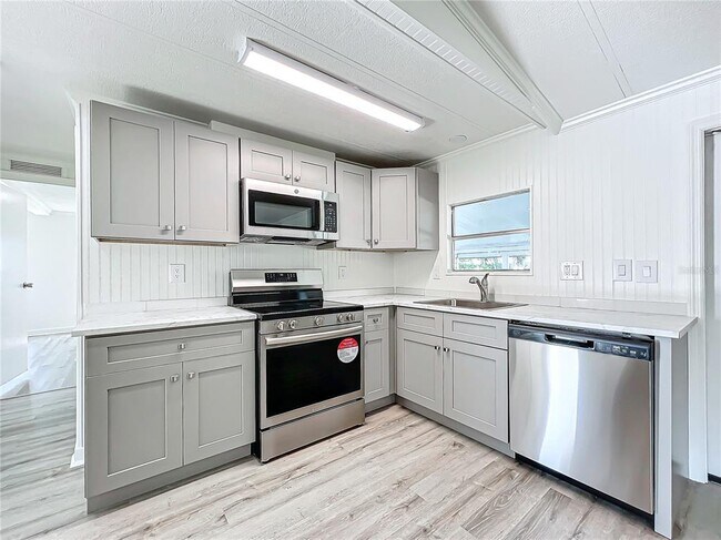 Foto del edificio - 140 Orangewood Dr