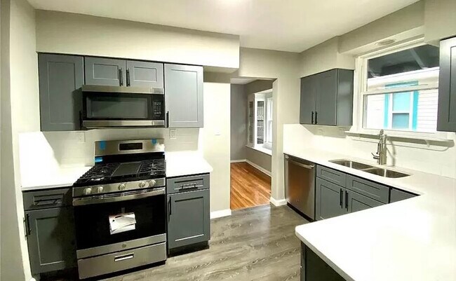 Building Photo - 13427 Merl Ave